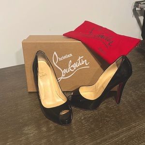 CHRISTIAN LOUBOUTIN black platform patent leather Very Privè heels w/box & bag